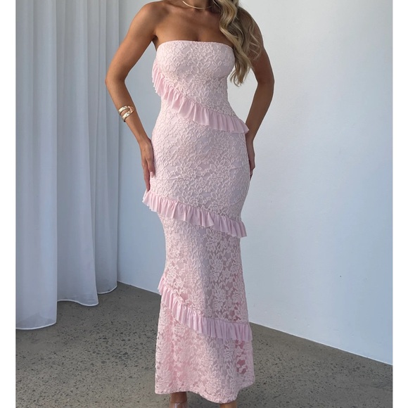 Elegant Pink Strapless Lace Dress - Picture 1 of 3
